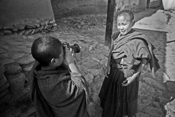 Tibet portrait photographer